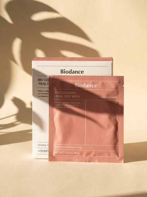 Caja y sobre de la mascarilla de hidrogel Biodance con sombras de hojas